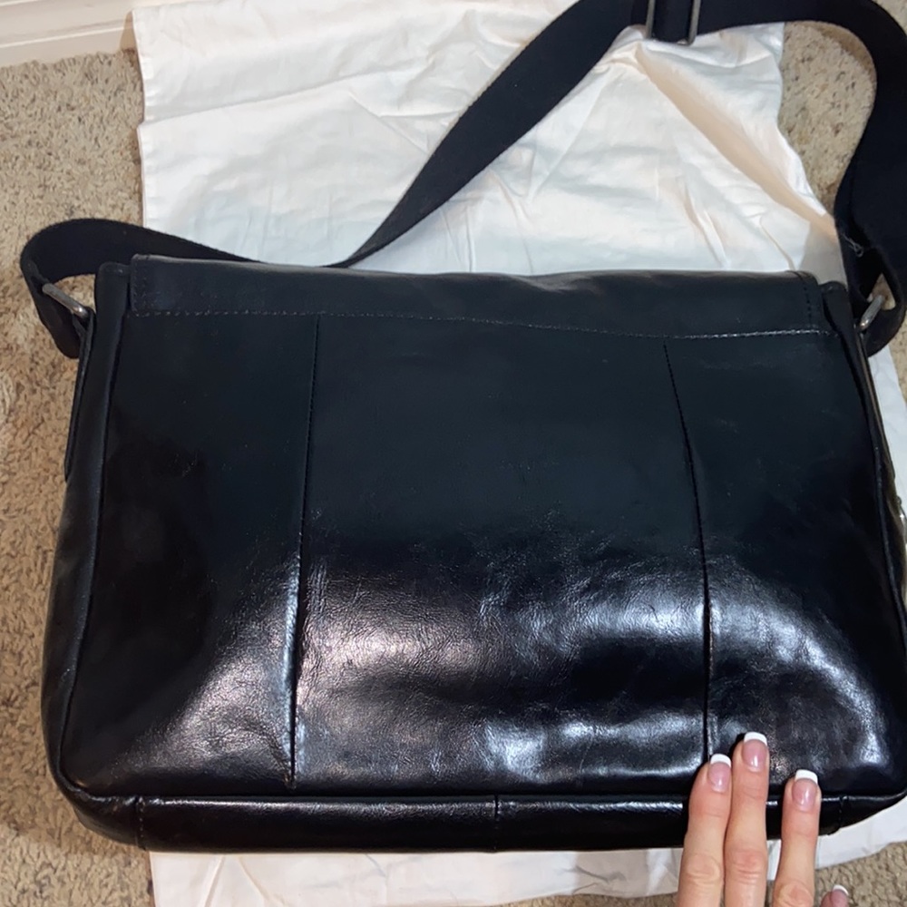 Like new FOSSIL EW transit Leather Computer/Messenger Bag - Picture 9 of 13